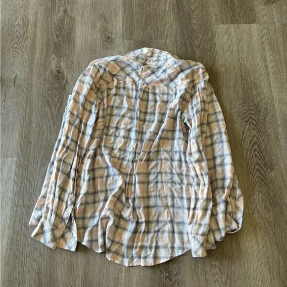 Rails 'Hunter' Button Down Shirt - Picture 2 of 5